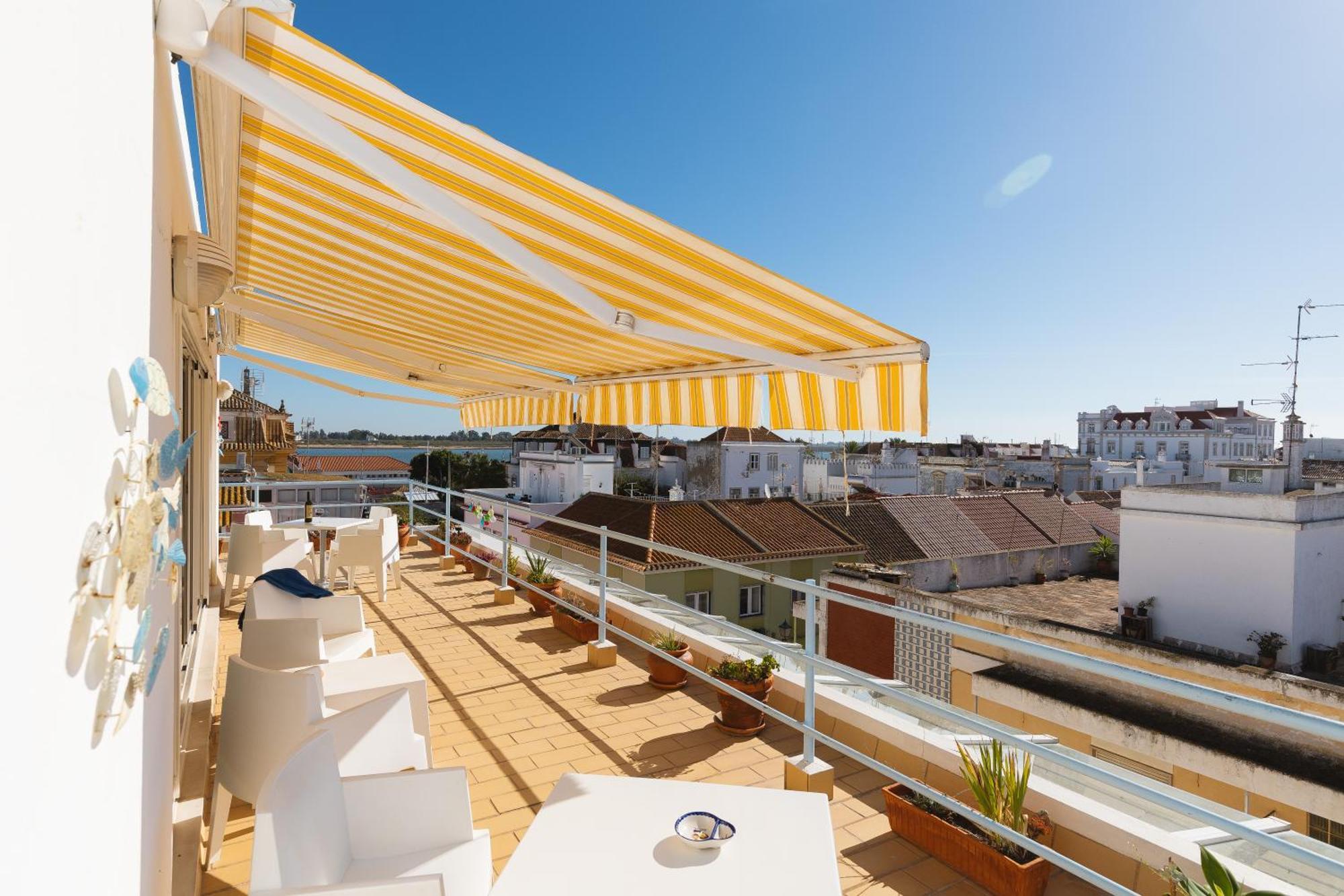Villa Marquez Vila Real de Santo Antonio Exterior photo A retractable awning