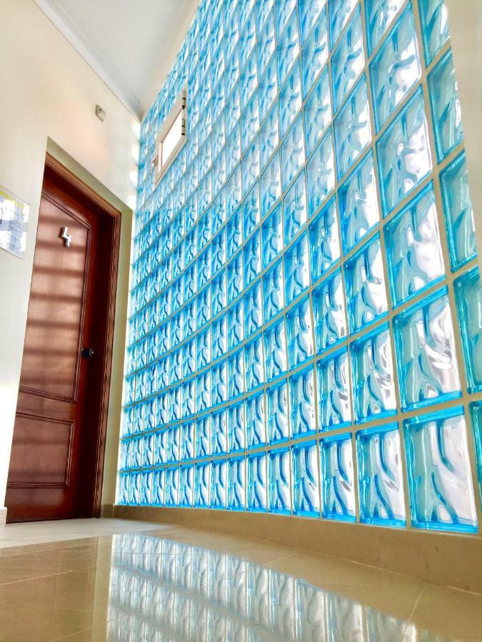 Villa Marquez Vila Real de Santo Antonio Exterior photo Glass block wall